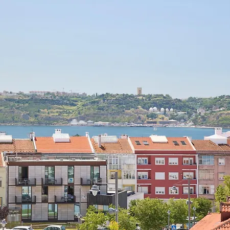 Belem River View W Amazing Balcony, By Timecooler Apartment *